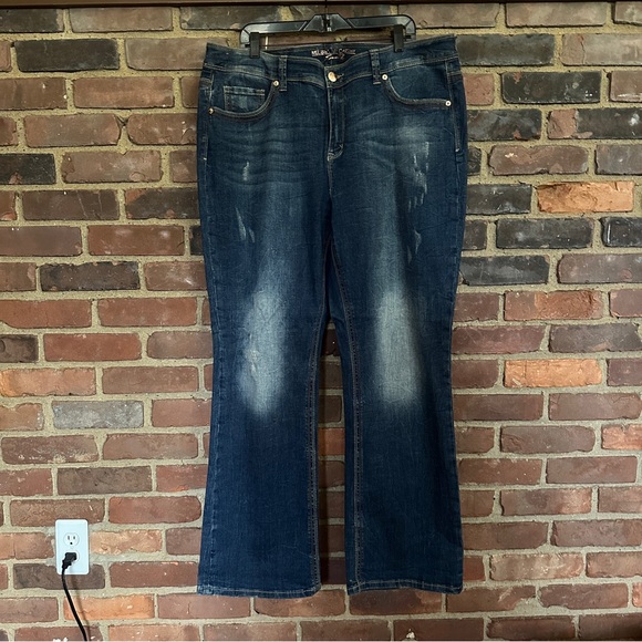 MELISSA McCARTHY boot embellished pockets mildly distressed - Picture 2 of 6